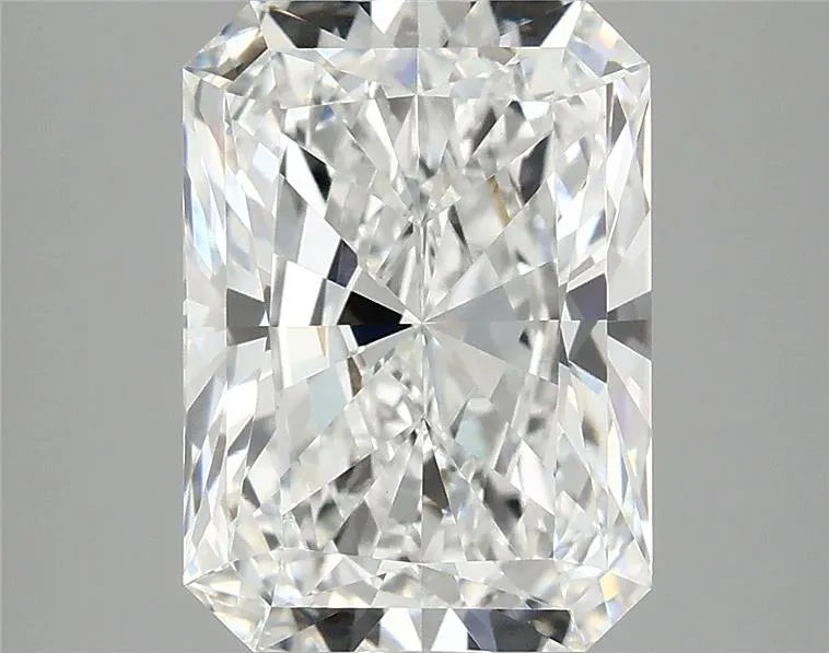4.01ct Radiant Lab Grown Diamond (Colour E, Clarity VVS2, IGI Certified)