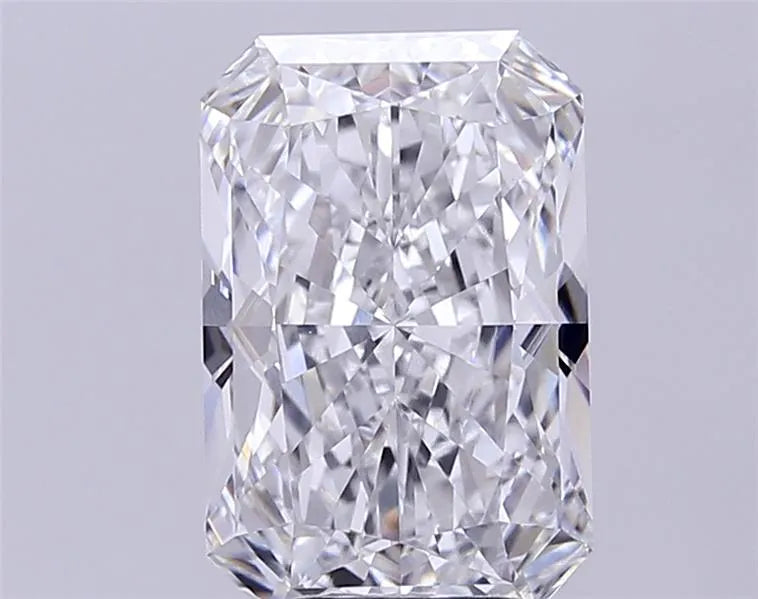 5.02ct Radiant Lab Grown Diamond (Colour E, Clarity VVS2, IGI Certified)
